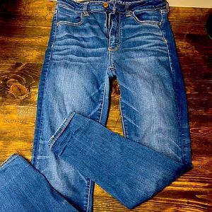 American Eagle medium wash jeans, Size 6S